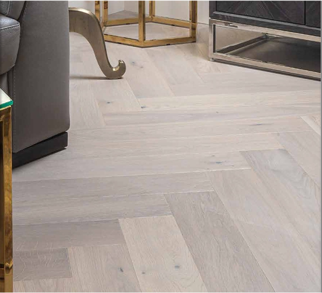 Rio Tejo Herringbone Eng Oak  ½" x 5 1/2" - 3 mm Wear Layer